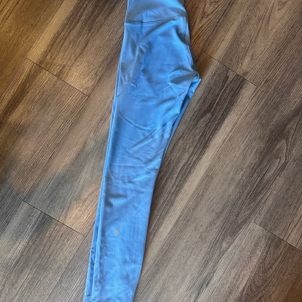 lululemon wunder train pants 25”

Color: “Pool Party”